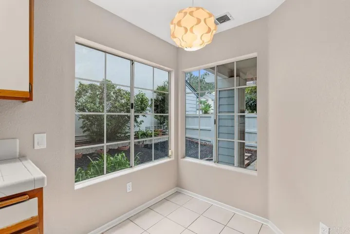 6735 Xana Way, Carlsbad, California 92009