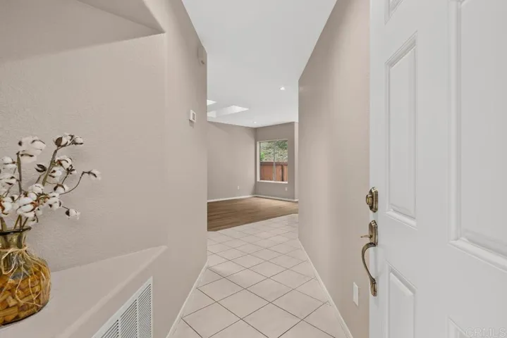 6735 Xana Way, Carlsbad, California 92009