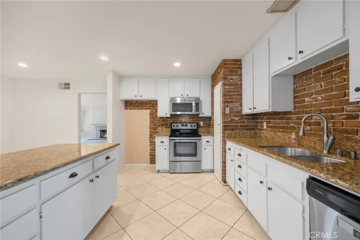 5641 Lynnbrook, Yorba Linda, California 92886