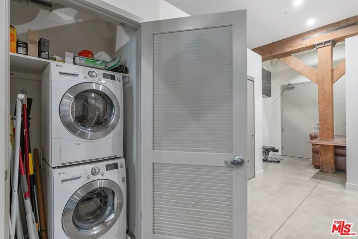 527 Molino Street 125, Los Angeles, California 90013