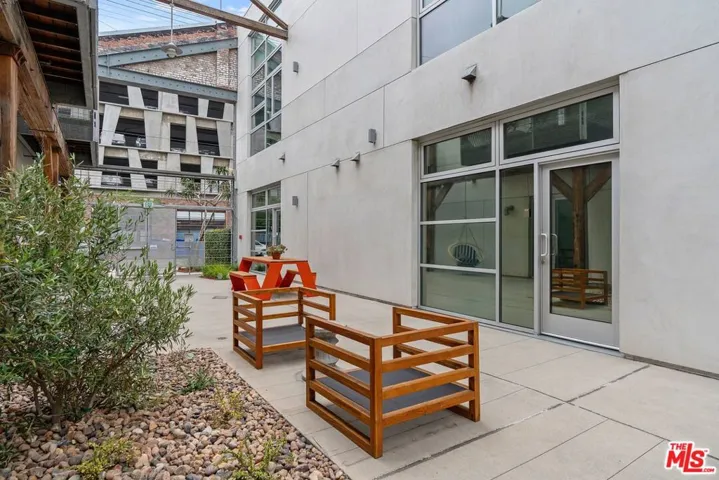 527 Molino Street 125, Los Angeles, California 90013