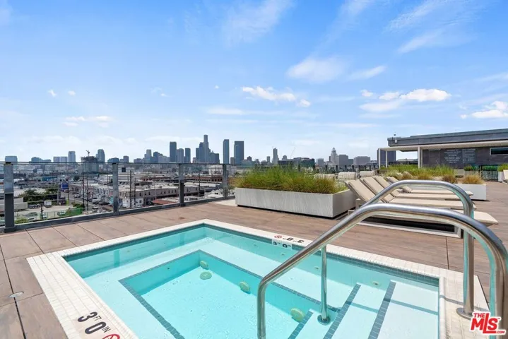 527 Molino Street 125, Los Angeles, California 90013