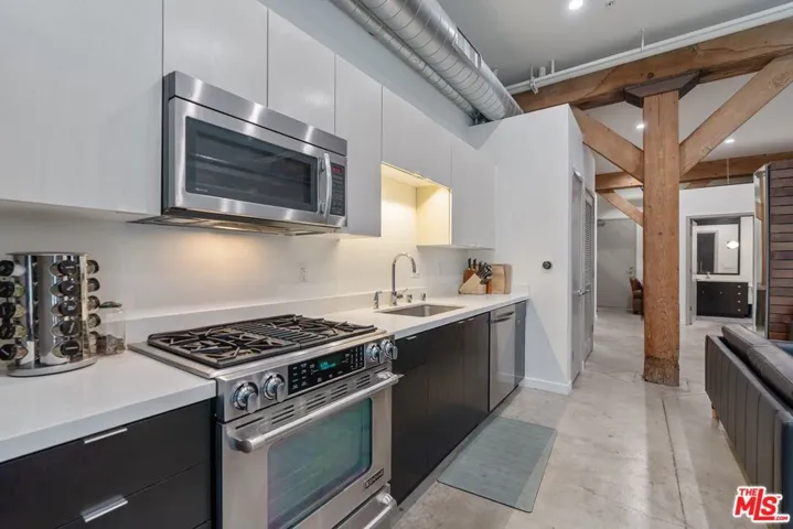 527 Molino Street 125, Los Angeles, California 90013