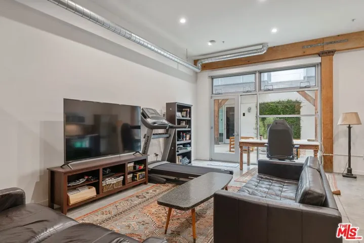 527 Molino Street 125, Los Angeles, California 90013