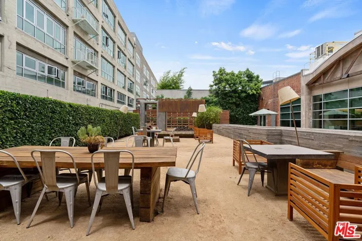 527 Molino Street 125, Los Angeles, California 90013