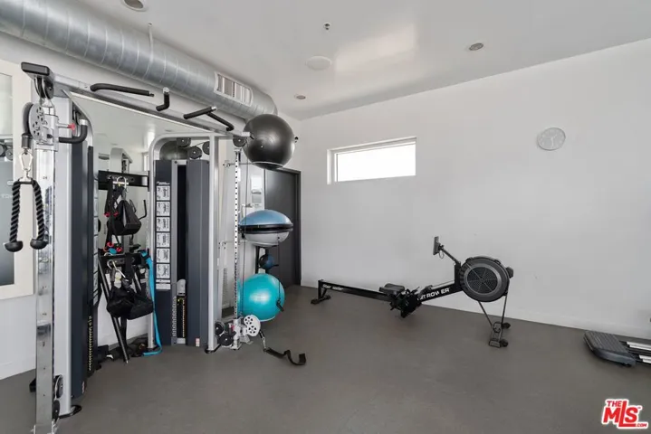 527 Molino Street 125, Los Angeles, California 90013