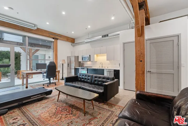 527 Molino Street 125, Los Angeles, California 90013