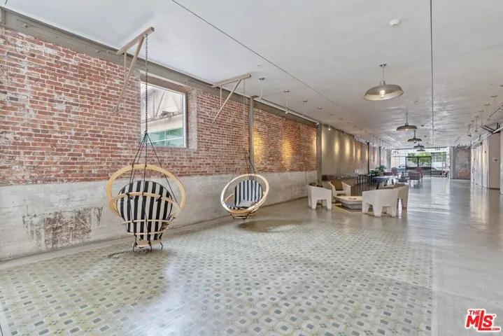 527 Molino Street 125, Los Angeles, California 90013