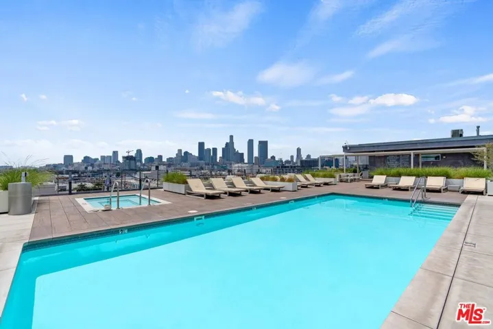 527 Molino Street 125, Los Angeles, California 90013