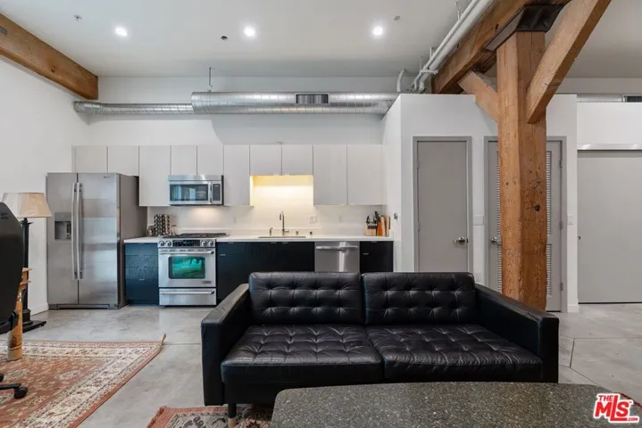 527 Molino Street 125, Los Angeles, California 90013