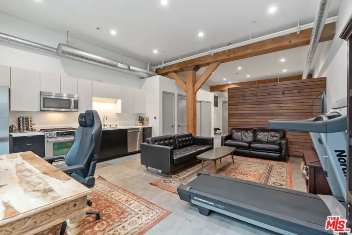 527 Molino Street 125, Los Angeles, California 90013