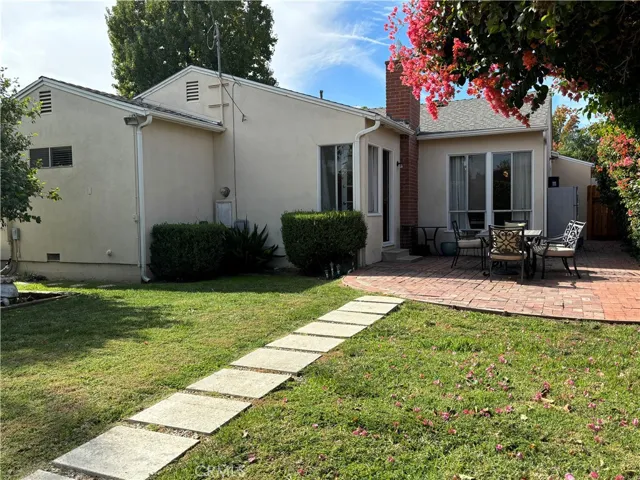 5450 Burnet Avenue, Sherman Oaks, California 91411