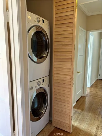 Washer/Dryer inside.