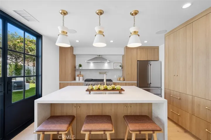 418 E 16th Street, Costa Mesa, California 92627