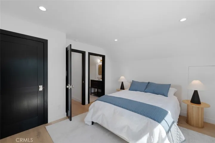 418 E 16th Street, Costa Mesa, California 92627