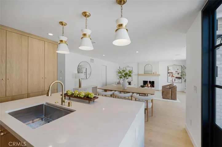 418 E 16th Street, Costa Mesa, California 92627