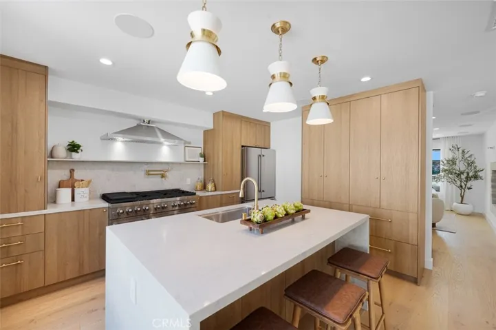 418 E 16th Street, Costa Mesa, California 92627