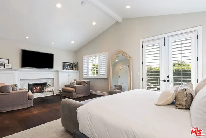 1942 Westholme Avenue, Los Angeles, California 90025