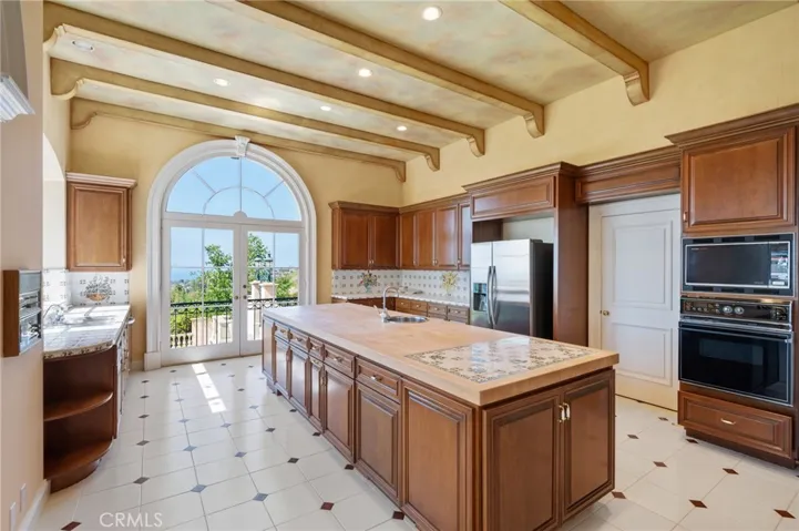 2736 Via Victoria, Palos Verdes Estates, California 90274