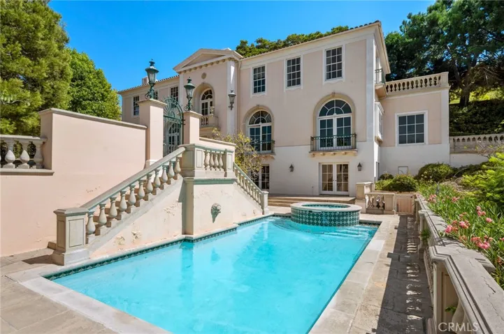 2736 Via Victoria, Palos Verdes Estates, California 90274