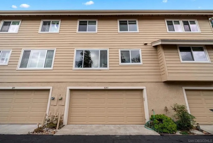 3289 Old Bridgeport Way, San Diego, California 92111