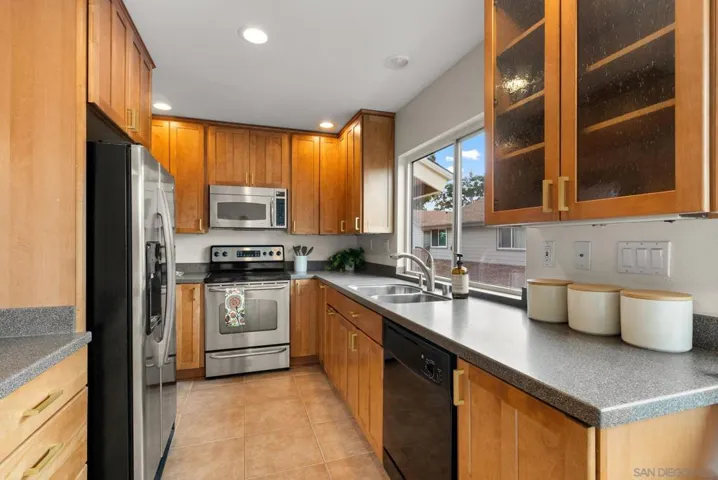 3289 Old Bridgeport Way, San Diego, California 92111