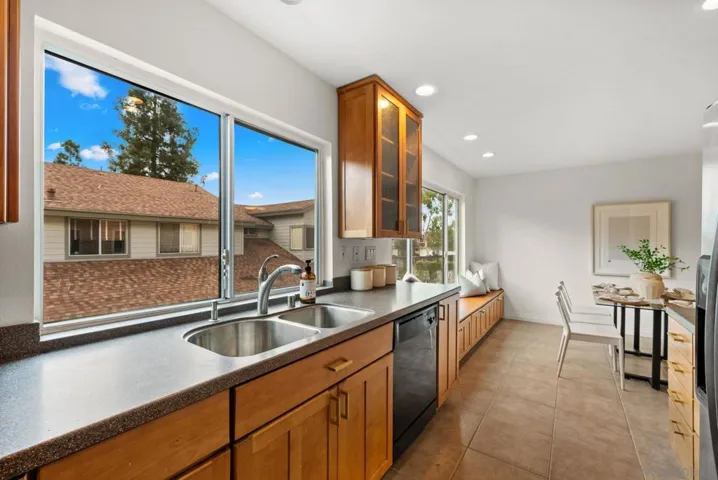 3289 Old Bridgeport Way, San Diego, California 92111