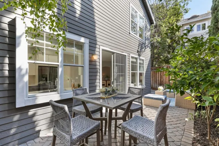 73 Chester Circle, Los Altos, California 94022