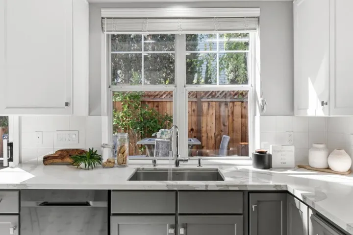 73 Chester Circle, Los Altos, California 94022