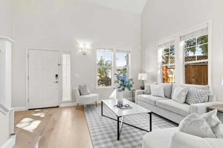 73 Chester Circle, Los Altos, California 94022