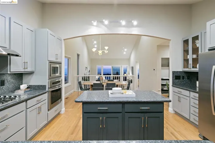 9 Clipper, Oakland, California 94618