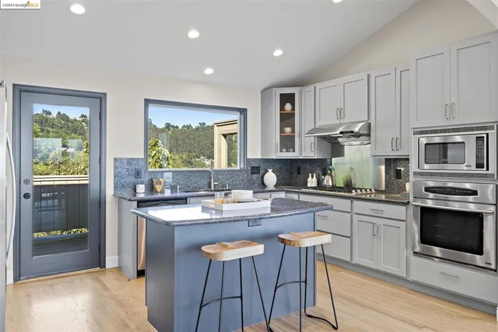 9 Clipper, Oakland, California 94618