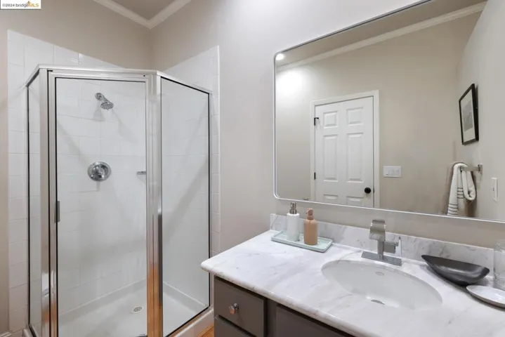 9 Clipper, Oakland, California 94618