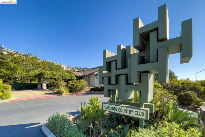 9 Clipper, Oakland, California 94618