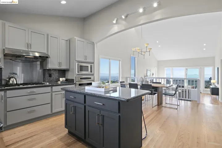 9 Clipper, Oakland, California 94618
