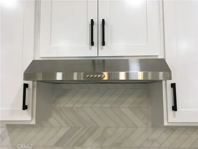 New extractor fan, vent