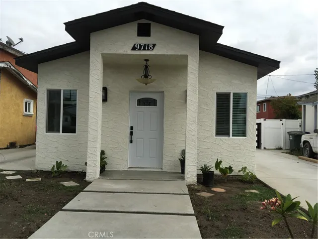 Welcome to 9718 San Vincente, South Gate!