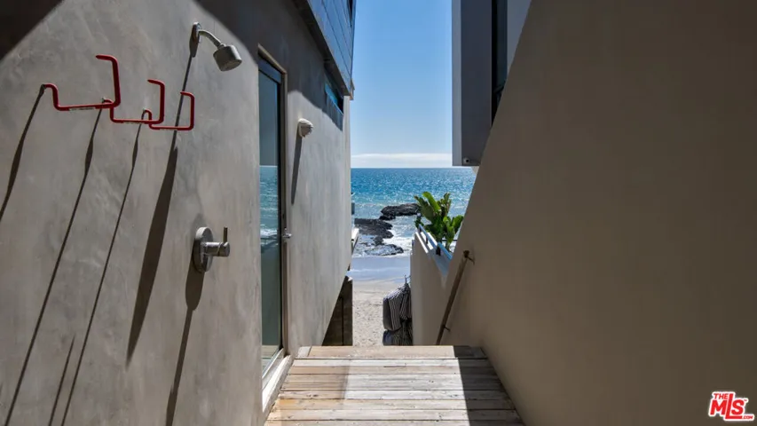 25250 Malibu Road, Malibu, California 90265