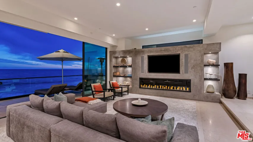 25250 Malibu Road, Malibu, California 90265