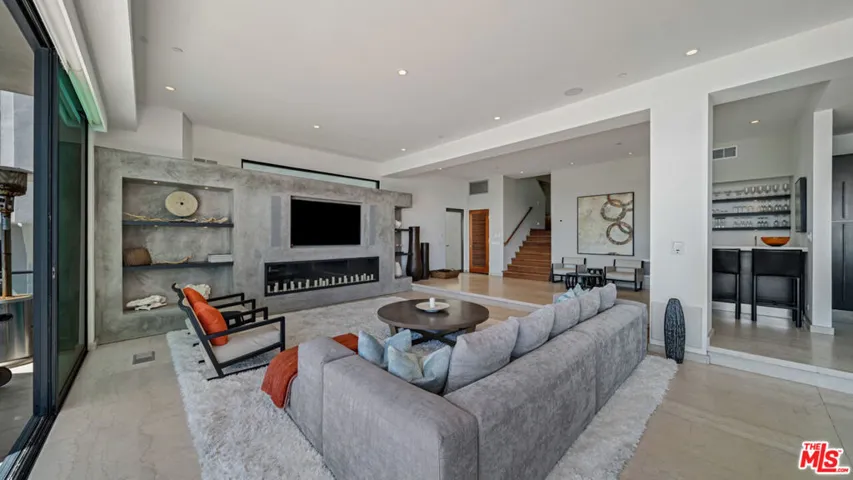 25250 Malibu Road, Malibu, California 90265
