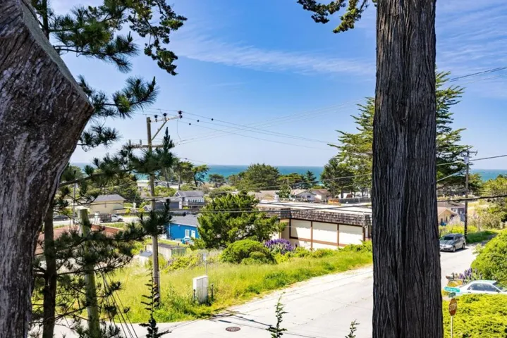 600 California Avenue, Moss Beach, California 94038