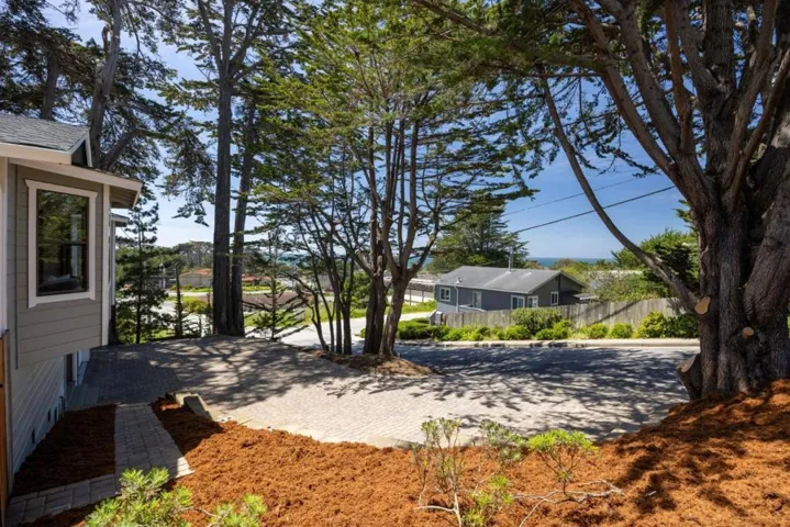 600 California Avenue, Moss Beach, California 94038