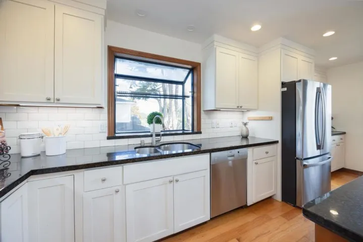 600 California Avenue, Moss Beach, California 94038