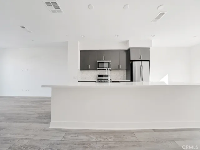 683 W 17th Street, Costa Mesa, California 92627