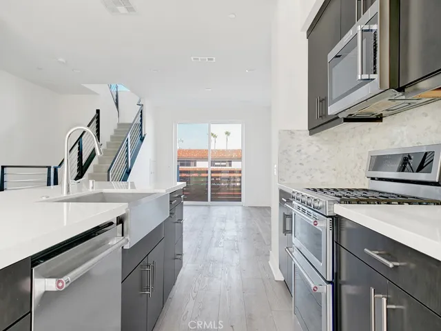683 W 17th Street, Costa Mesa, California 92627