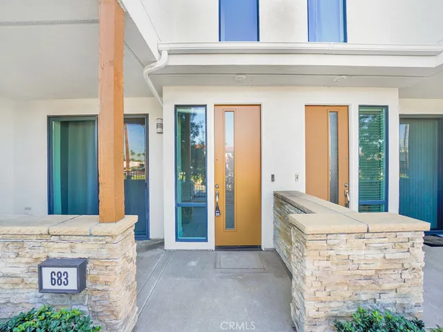 683 W 17th Street, Costa Mesa, California 92627