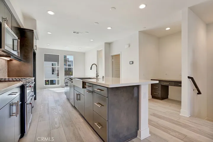 683 W 17th Street, Costa Mesa, California 92627