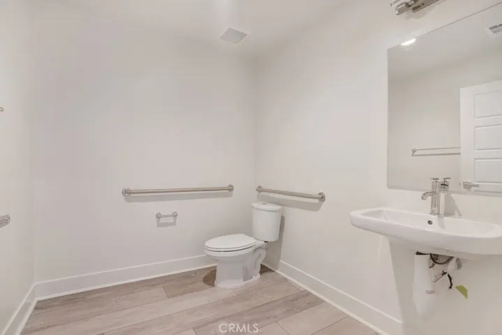 683 W 17th Street, Costa Mesa, California 92627