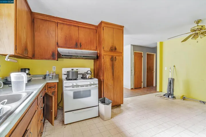 1218 Stony Glen Ln, Cotati, California 94931