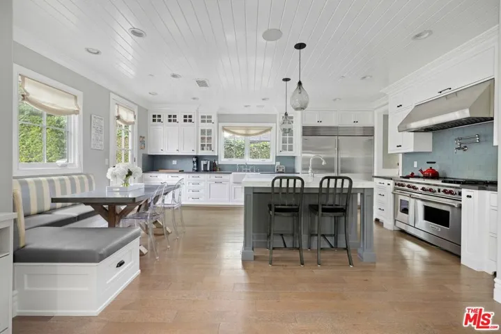 10584 Cushdon Avenue, Los Angeles, California 90064